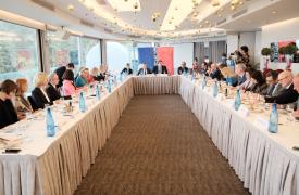 Συνάντηση Πιερρακάκη με πρέσβεις ΕΕ: Η Ευρώπη χρειάζεται επιτάχυνση μεταρρυθμίσεων και δημοσιονομική ισορροπία