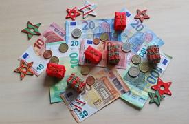 Εβδομάδα πληρωμών για ανέργους, συνταξιούχους και μισθωτούς - Από αύριο το Δώρο Χριστουγέννων από ΔΥΠΑ