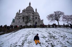 Καταιγίδα Γκορέτι: Εκατοντάδες χιλιάδες άνθρωποι χωρίς ηλεκτρικό στη Γαλλία και τη Βρετανία
