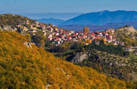 Πώς δε θα έχουμε ξανά μπλόκα (III): Φροντίδα στον αγροτουρισμό πριν σβήσουν τα χωριά