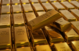 Καλπάζει ο χρυσός: Ξεπέρασε και το ορόσημο των 4.700 δολαρίων