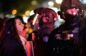 ΗΠΑ: Διαδηλώσεις στη Μινεάπολη και άλλες πόλεις κατά της ICE μετά τον φονικό τραυματισμό της Ρενέ Γκουντ