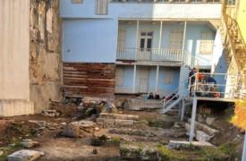 Υπ. Πολιτισμού: Αναδεικνύονται οι αρχαιότητες της «Οικίας Κοκοβίκου» στην Πλάκα