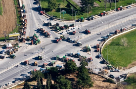 Σκληραίνει η κυβέρνηση στα μπλόκα - Διαλύεται ο ΣΥΡΙΖΑ - Που θα κριθεί η μάχη της δεύτερης θέσης κατά Μοσχονά