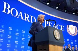 Ο Τραμπ παρουσιάζει το Συμβούλιο Ειρήνης στο Νταβός - Δείτε LIVE