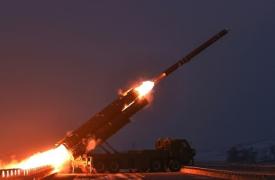 Η Βόρεια Κορέα εκτόξευσε τουλάχιστον ένα «βλήμα» προς τη θάλασσα της Ιαπωνίας