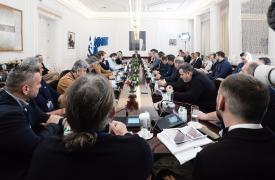 Τα είπαν με επιχειρήματα αλλά και βλάχικα οι αγρότες στον Κυριάκο - Με αέρα στις δημοσκοπήσεις, αλλά εκτός Συλλόγου η Καρυστιανού