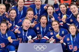 Χειμερινοί Ολυμπιακοί Αγώνες: Χρυσό για ΗΠΑ σε άνδρες και γυναίκες στο χόκεϊ - Ο Τραμπ συνεχάρη μόνο τους άνδρες