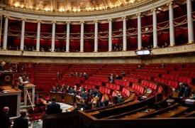 Γαλλία: Το κοινοβούλιο απέρριψε δυο προτάσεις μομφής κατά της κυβέρνησης