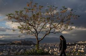 Κατώτατος μισθός: Έως 5% οι αυξήσεις που προτείνουν οι κοινωνικοί εταίροι - Επιπλέον ελαφρύνσεις ζητούν οι εργοδότες