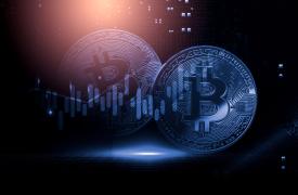 Σταθεροποιείται στα 70.000 δολάρια το Bitcoin μετά από 4 «κόκκινες» εβδομάδες