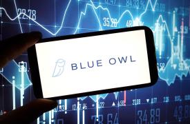 Βlue Owl: Διακόπτει τις αναλήψεις κεφαλαίων σε fund της - Πουλά assets 1,4 δισ. δολαρίων