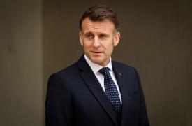 Μακρόν: Οι πολιτικές δυνάμεις με δεσμούς σε ομάδες βίας να ξεκαθαρίσουν τις θέσεις τους