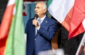 Ρεζά Παχλαβί: Ο γιος του τελευταίου Ιρανού σάχη κάνει έκκληση για αμερικανική στρατιωτική επέμβαση στη χώρα του