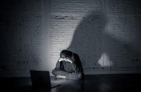 Κομισιόν: Σχέδιο δράσης κατά του κυβερνοεκφοβισμού - Εφαρμογή για τα θύματα cyberbullying