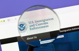 Οι Big Tech επιβεβαιώνουν: Στοχοποιούνται χρήστες της Google και της Meta για αναρτήσεις κατά της ICE