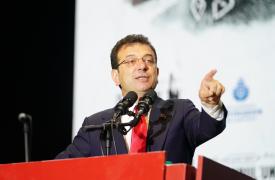 Ο Ιμάμογλου προκαλεί τον Ερντογάν να προκηρύξει πρόωρες εκλογές «τώρα»