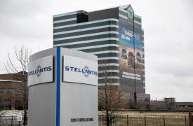 H Stellantis κάνει το μεγάλο «reset»