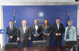 Συμφωνία υπ. Παιδείας και ΠΕΦ: Η πρώτη δημόσια ΣΑΕΚ στον τομέα του φαρμάκου