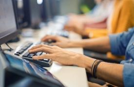 Διαδικτυακές δημοπρασίες: Τι αντικείμενα πωλούνται - Ποιοι ενδιαφέρονται να αγοράσουν