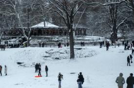 Σφοδρή χιονοθύελλα στις βορειοανατολικές ΗΠΑ: Έκλεισαν αεροδρόμια - Χωρίς ρεύμα 660.000 νοικοκυριά