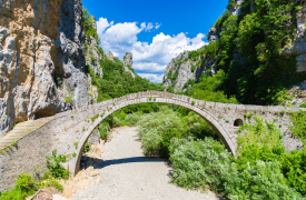 Ζαγοροχώρια: Μια βόλτα στα πιο εντυπωσιακά γεφύρια