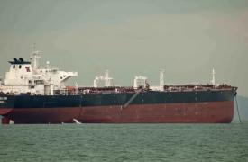 Bloomberg: Τάνκερ της Dynacom διέσχισε τα Στενά του Ορμούζ