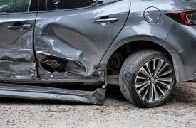 Ποιος πληρώνει τις ζημιές σε τροχαίο ατύχημα με ανασφάλιστο όχημα;