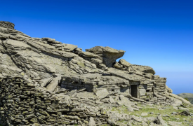 Τα παράξενα Δρακόσπιτα της νότιας Εύβοιας