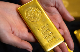 Δολάριο και πληθωρισμός άσκησαν πιέσεις στον χρυσό