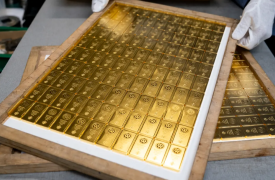 Σε τροχιά για «βουτιά» 17ετίας στον μήνα ο χρυσός - Πτώση 14,6% τον Μάρτιο