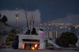 Οι αγορές σε νευρική κρίση - Όλο και πιο κοντά τα «χειρότερα σενάρια»