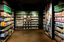 Fourlis: Συνεργασία με Golden Age Capital για ανάπτυξη της Holland & Barrett μέσω επένδυσης στον κλάδο του φαρμακείου