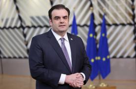 Πιερρακάκης: «Πρέπει να εστιάσουμε στο πώς θα στηρίξουμε τα νοικοκυριά, τις επιχειρήσεις και τους πολίτες»