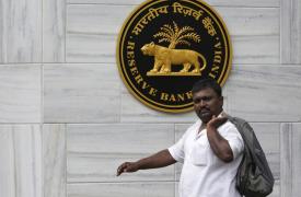 Ινδία: Οι τράπεζες ζητούν απ' την κεντρική τράπεζα χαλάρωση των κανόνων στις συναλλαγές συναλλάγματος
