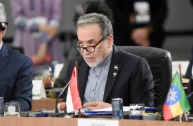 Ιράν: Οι διαπραγματεύσεις με ΗΠΑ «δεν βρίσκονται στην ημερήσια διάταξη» - Τα αντίποινα θα συνεχιστούν