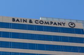 Bain & Company: Ανάγκη για επενδύσεις 100 δισ. σε καθαρά καύσιμα έως το 2030