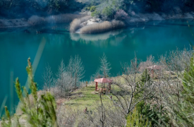 Τέσσερις ελληνικές λίμνες για ανοιξιάτικες αποδράσεις