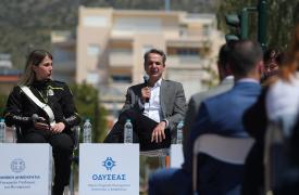 Μητσοτάκης: Ας ξεχάσουμε οριστικά το να σβήσει κανείς κλήση με ένα τηλέφωνο