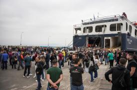 ΥΠΑΑΤ: Κινητοποιήσεις στη Μυτιλήνη εμπόδισαν την αποβίβαση εξοπλισμού για τον αφθώδη πυρετό