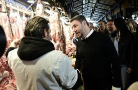 Ανδρουλάκης στη Βαρβάκειο: Η κυβέρνηση δεν δίνει λύσεις στα προβλήματα του ελληνικού λαού