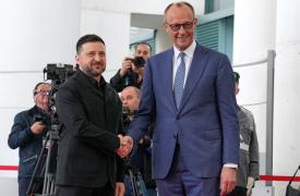 Διαβουλεύσεις Γερμανίας - Ουκρανίας στο Βερολίνο για πρώτη φορά από το 2004