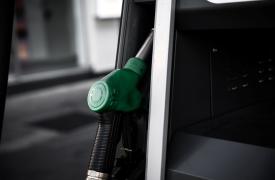 Καύσιμα: Οι τιμές παίρνουν ξανά φωτιά - Νέες αυξήσεις στην Ελλάδα