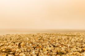 Κρήτη: Αφρικανική σκόνη «σκέπασε» το Ηράκλειο - Προβλήματα στο «Ν. Καζαντζάκης»