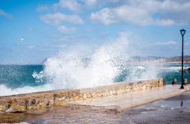 Προβλήματα στα ακτοπλοϊκά δρομολόγια λόγω θυελλωδών ανέμων