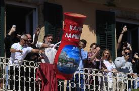 Πάσχα στην Ελλάδα: Τα κορυφαία έθιμα από κάθε γωνιά της χώρας