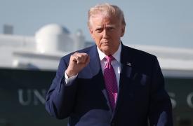 Τραμπ: «Θα καταλήξουμε σε σπουδαία συμφωνία με Ιράν» - Απειλεί με νέους βομβαρδισμούς