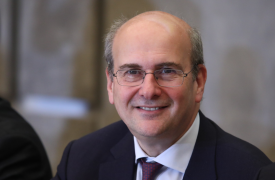 Χατζηδάκης: Η κυβέρνηση εξαντλεί τα περιθώρια στήριξης για πολίτες και επιχειρήσεις