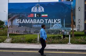 Στην «κόψη του ξυραφιού» οι συνομιλίες ΗΠΑ - Ιράν στο Ισλαμαμπάντ για τερματισμό του πολέμου