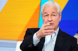 Ντάιμον (JP Morgan): Ο πόλεμος στο Ιράν ίσως οδηγήσει πληθωρισμό και επιτόκια στα ύψη